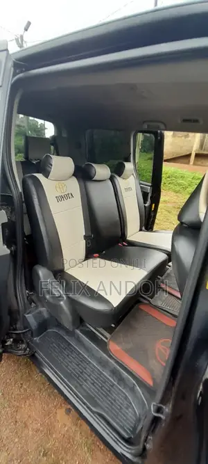 Toyota Voxy X 2WD 7-Seater 2012 Black