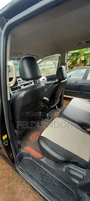Toyota Voxy X 2WD 7-Seater 2012 Black