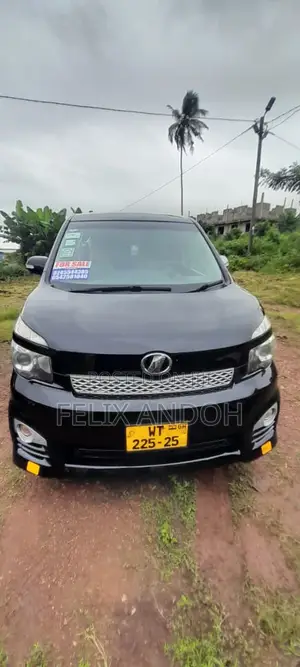 Toyota Voxy X 2WD 7-Seater 2012 Black
