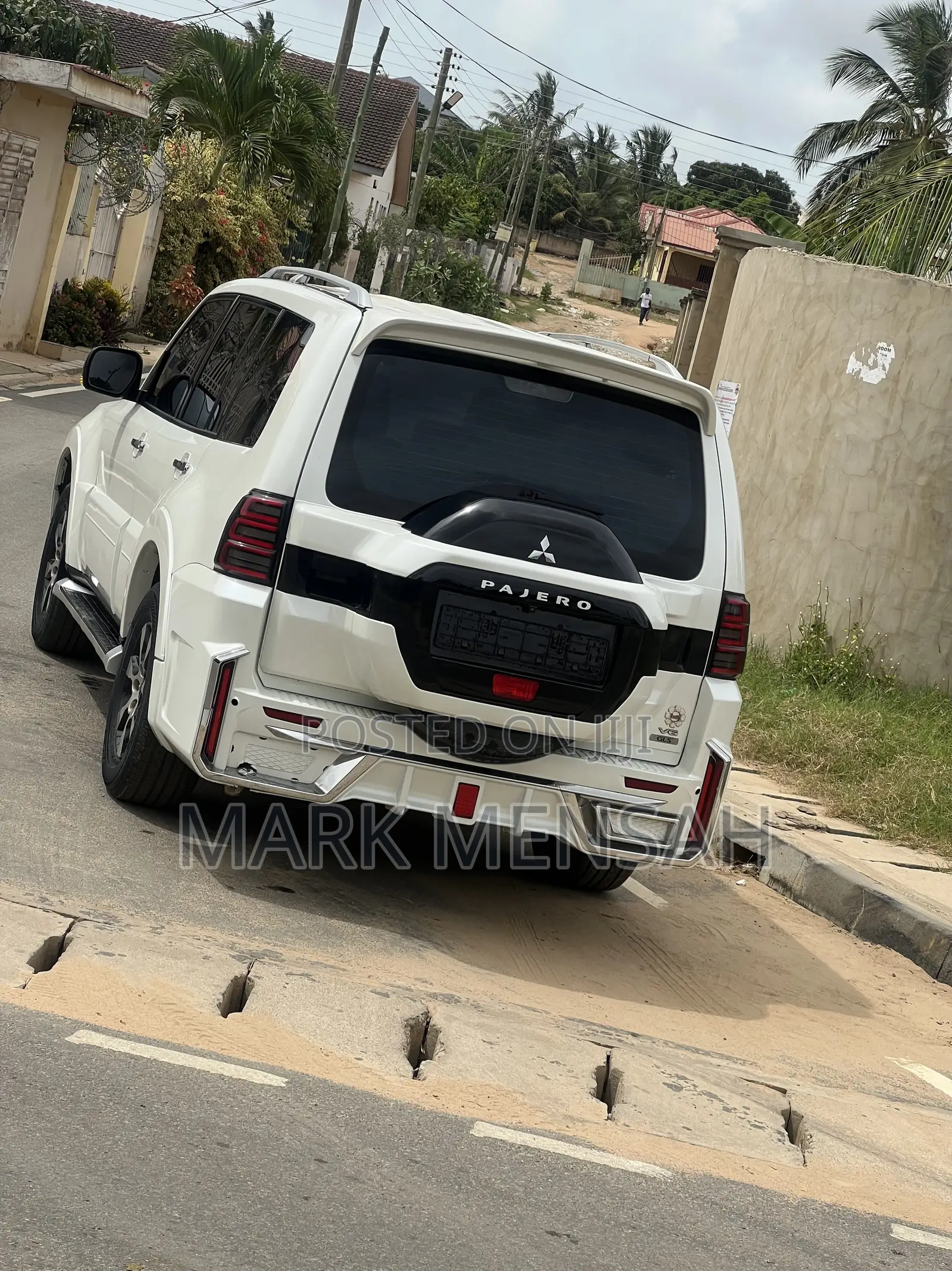 Mitsubishi Pajero 2016 Off white