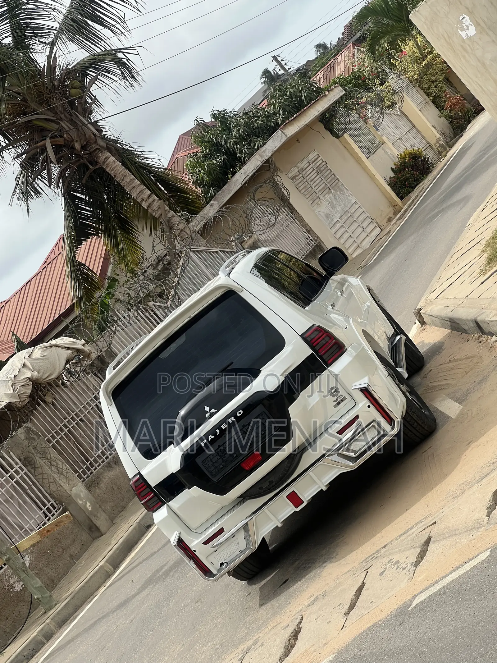 Mitsubishi Pajero 2016 Off white