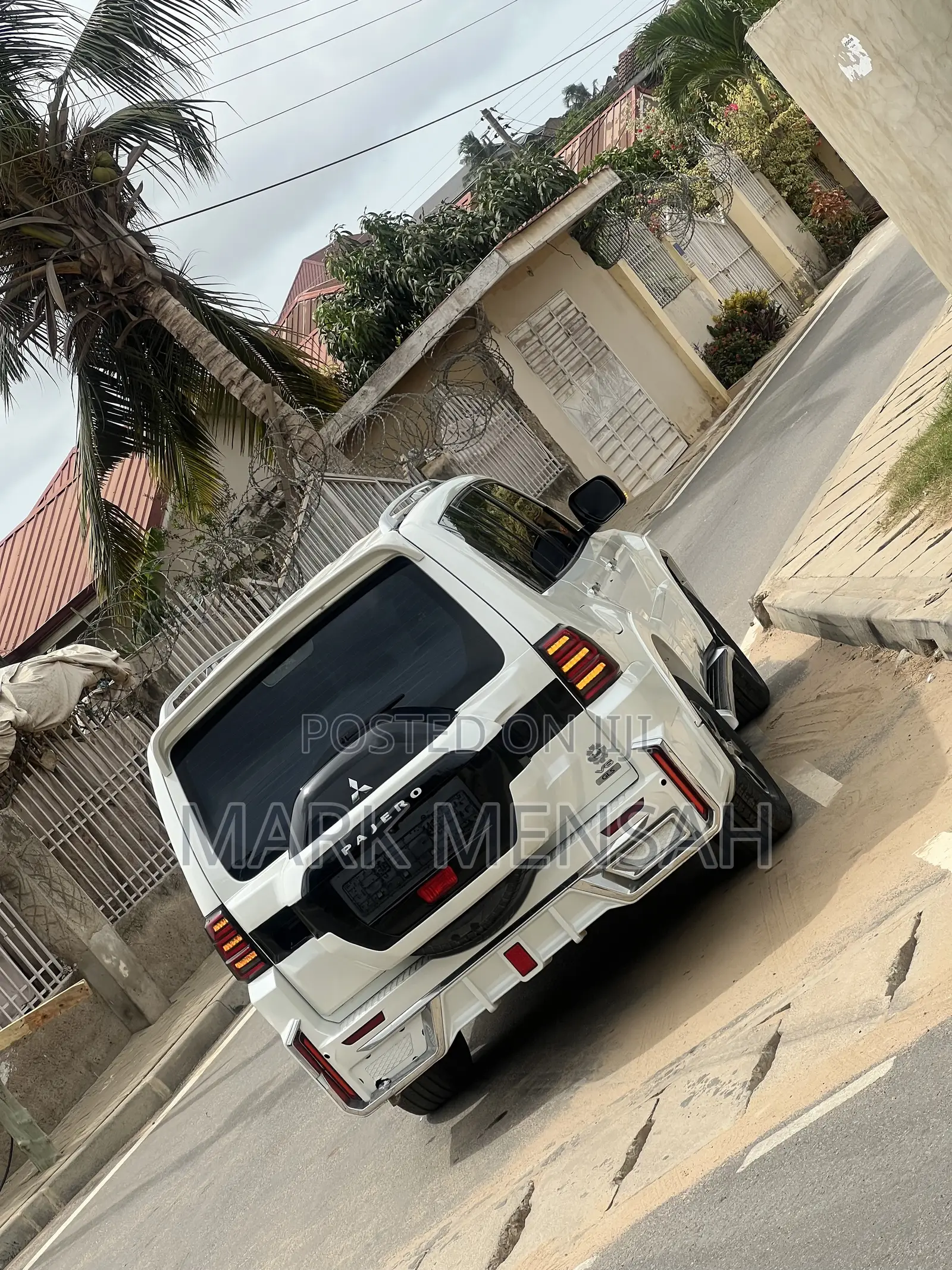 Mitsubishi Pajero 2016 Off white