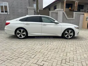 Honda Accord Touring 2.0T 2020 White