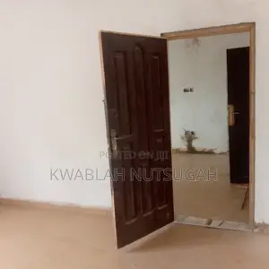 1bdrm Room & Parlour in Cold Store for rent