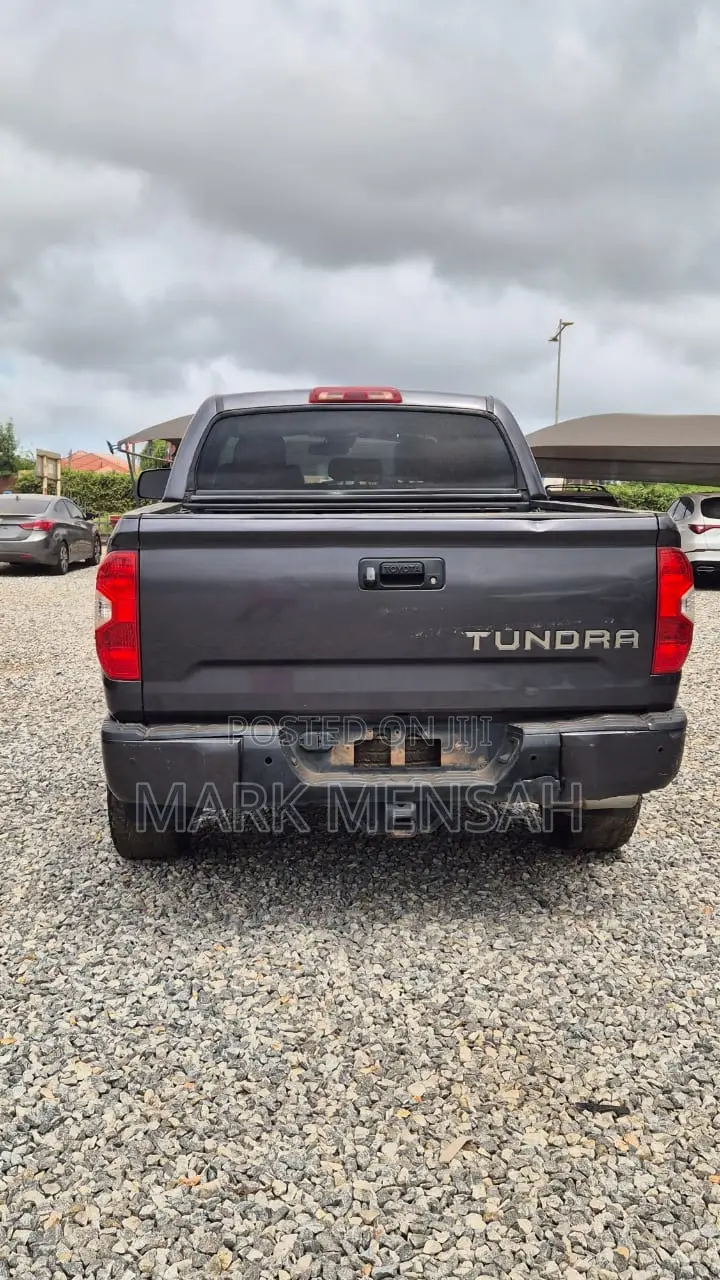 Toyota Tundra 1794 5.7L V8 4x2 CrewMax 5.6 ft. box 145.7 in. WB 2018