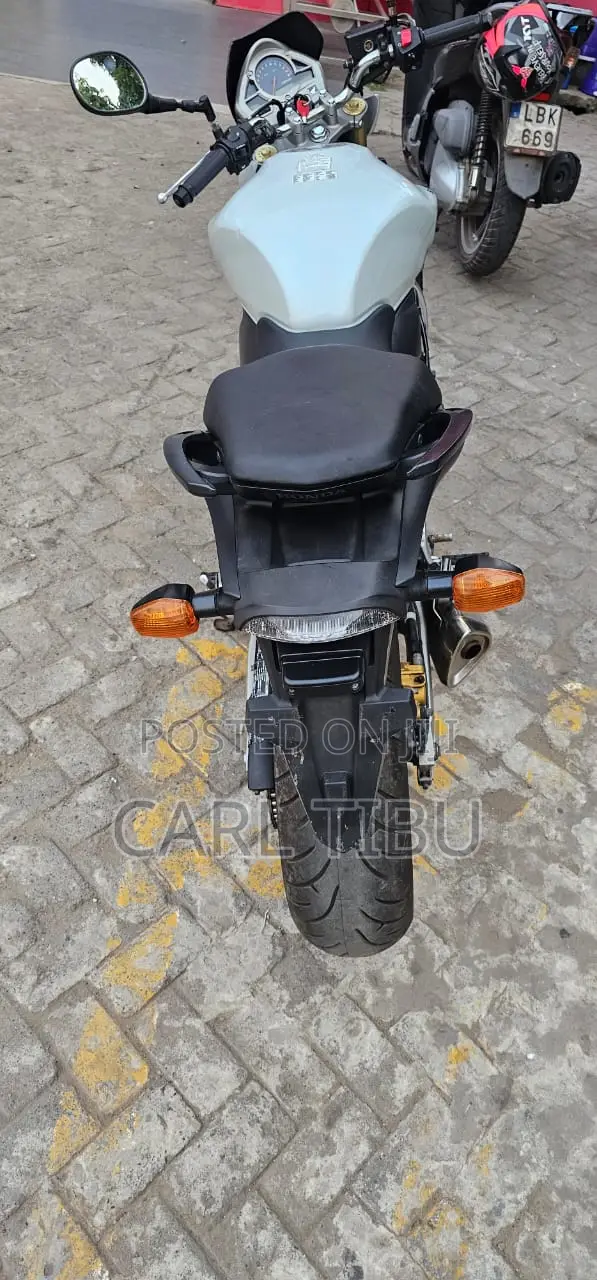 Honda Hornet 2014 White
