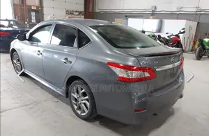 Nissan Sentra SR 4dr Sedan (1.8L 4cyl CVT) 2015 Gray