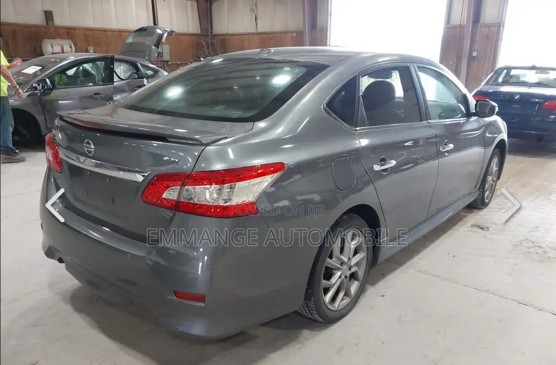 Nissan Sentra SR 4dr Sedan (1.8L 4cyl CVT) 2015 Gray