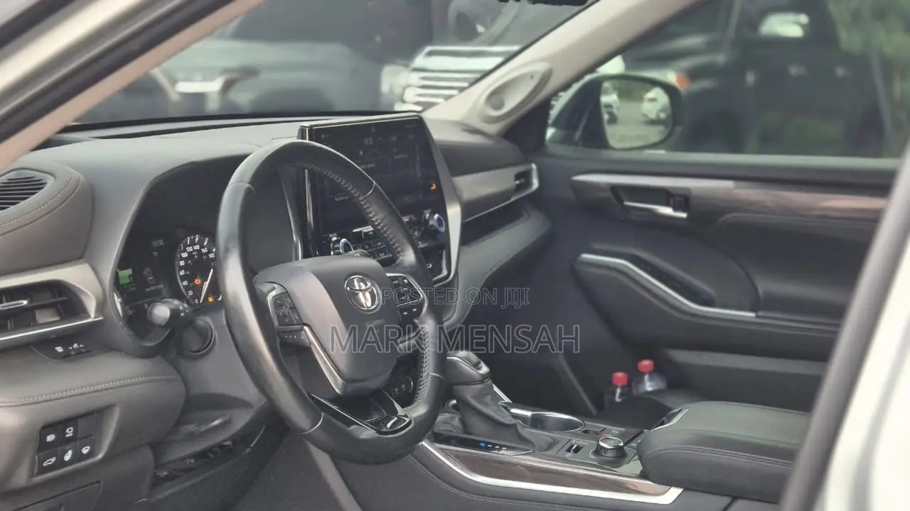 Toyota Highlander Platinum 2021 Silver