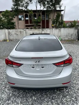 Hyundai Elantra Limited 4dr Sedan (1.8L 4cyl 6A) 2015 Silver