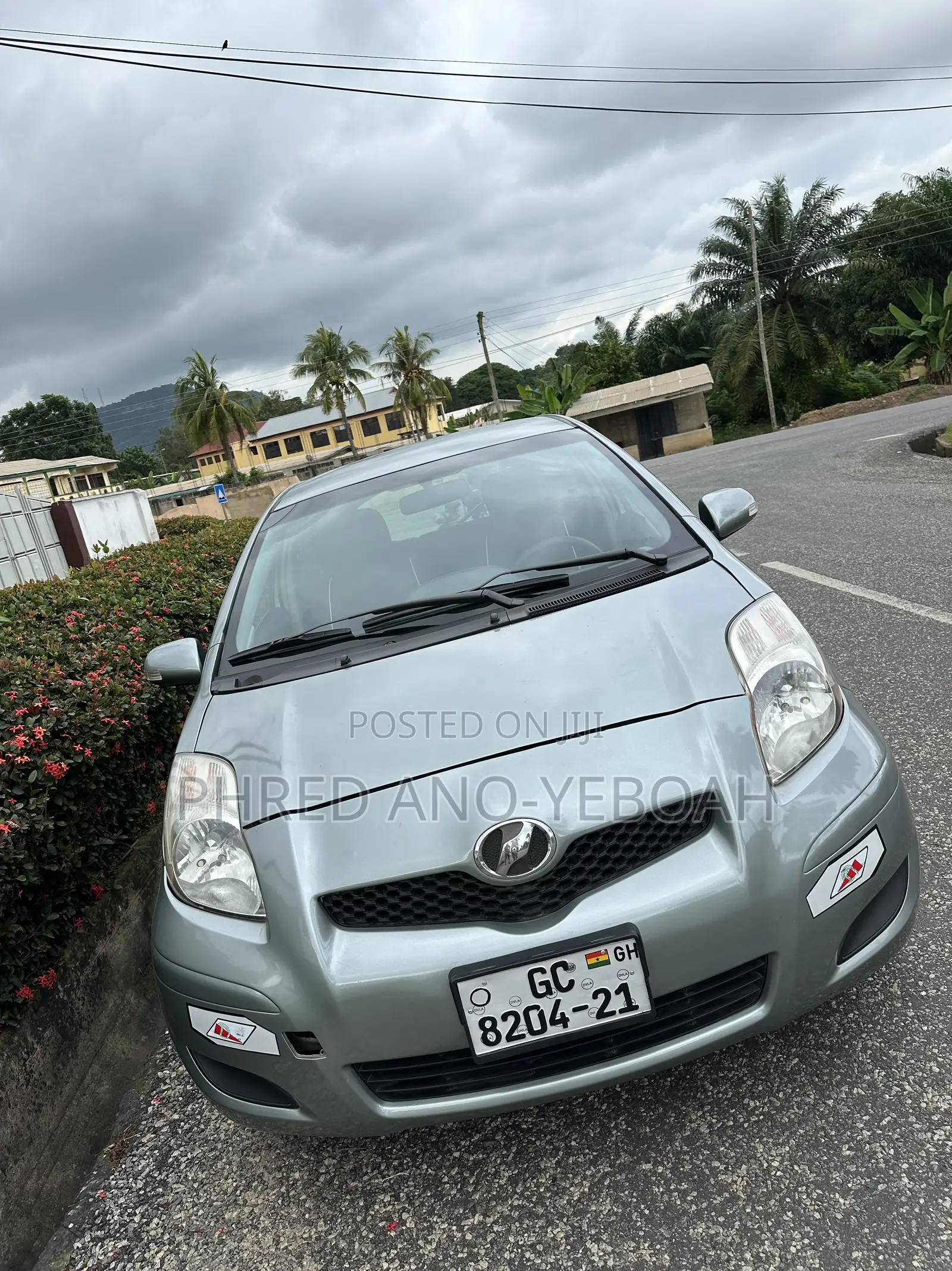 Toyota Vitz 1.3 FWD 5dr 2010 Gray