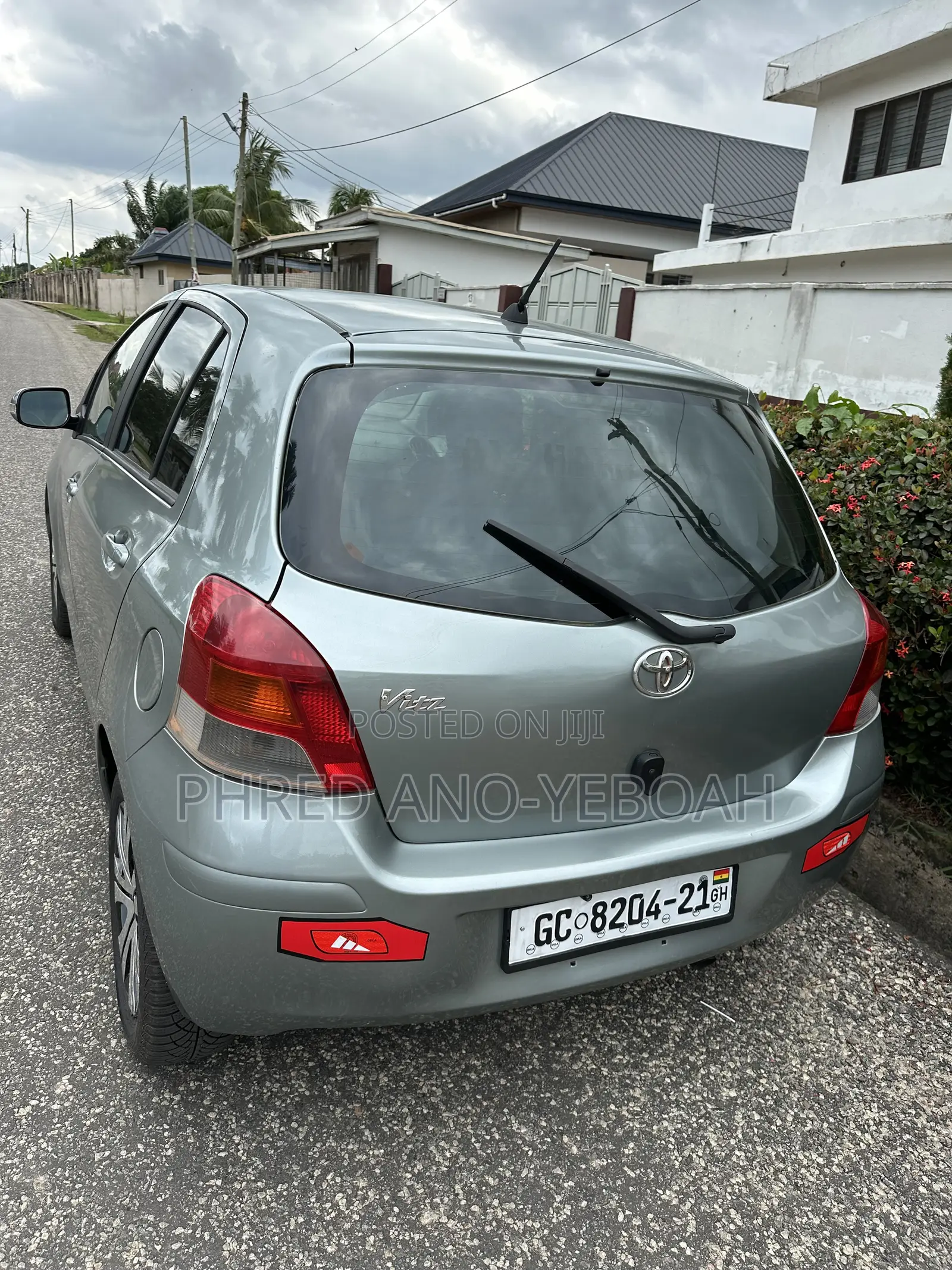 Toyota Vitz 1.3 FWD 5dr 2010 Gray