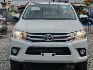 New Toyota Hilux 2025 White
