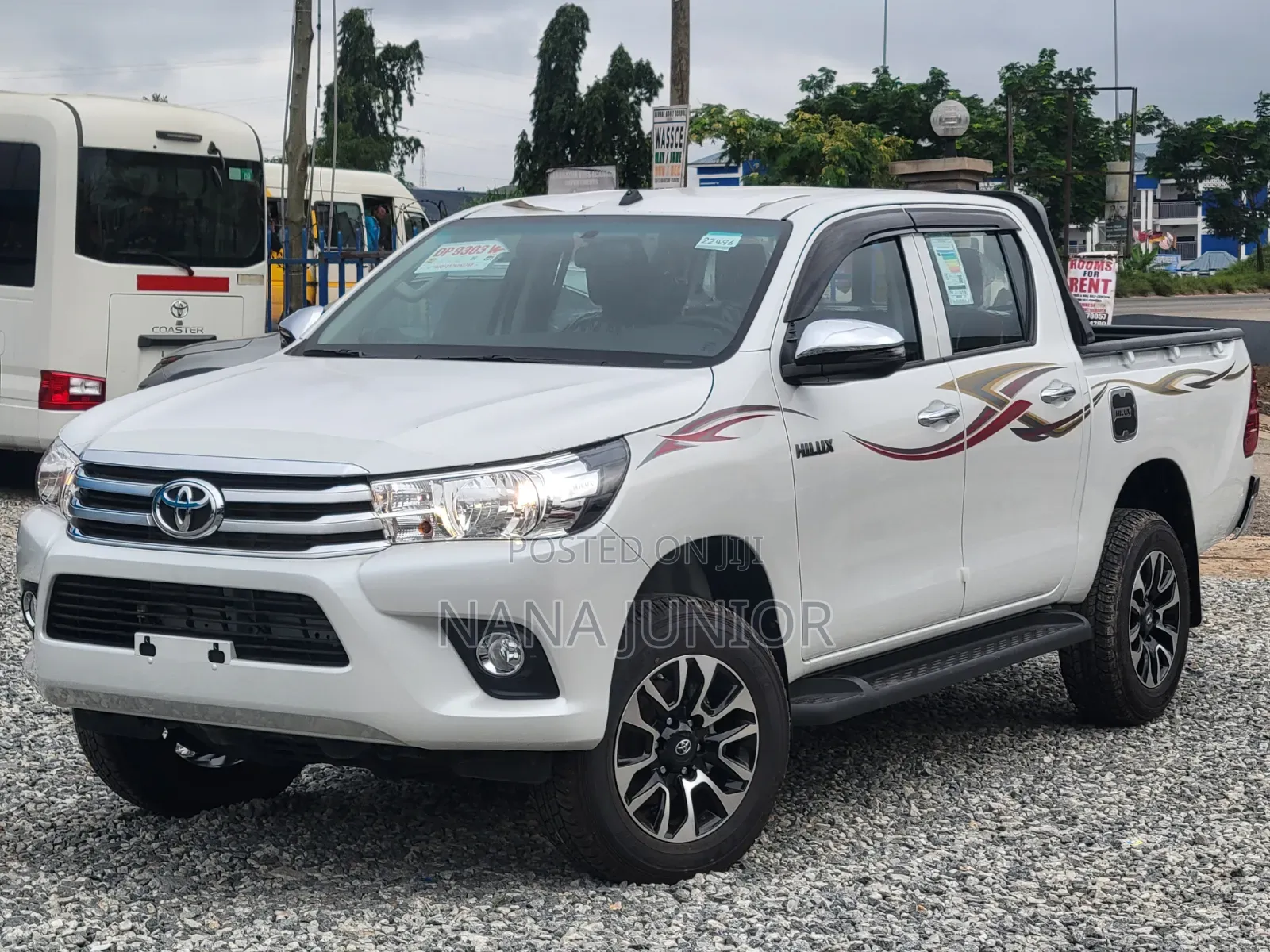 New Toyota Hilux 2025 White