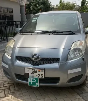 Toyota Vitz 2010 Gray