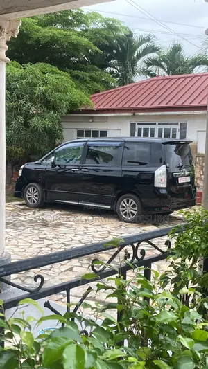 Toyota Voxy 2013 Black