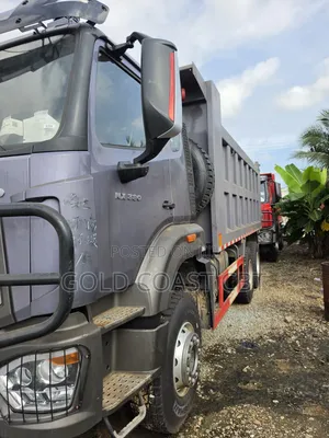 Sinotruck Howo Strong Dumtruck