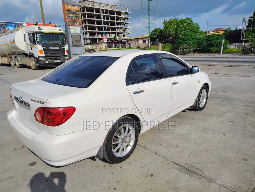 Toyota Corolla 2008 White