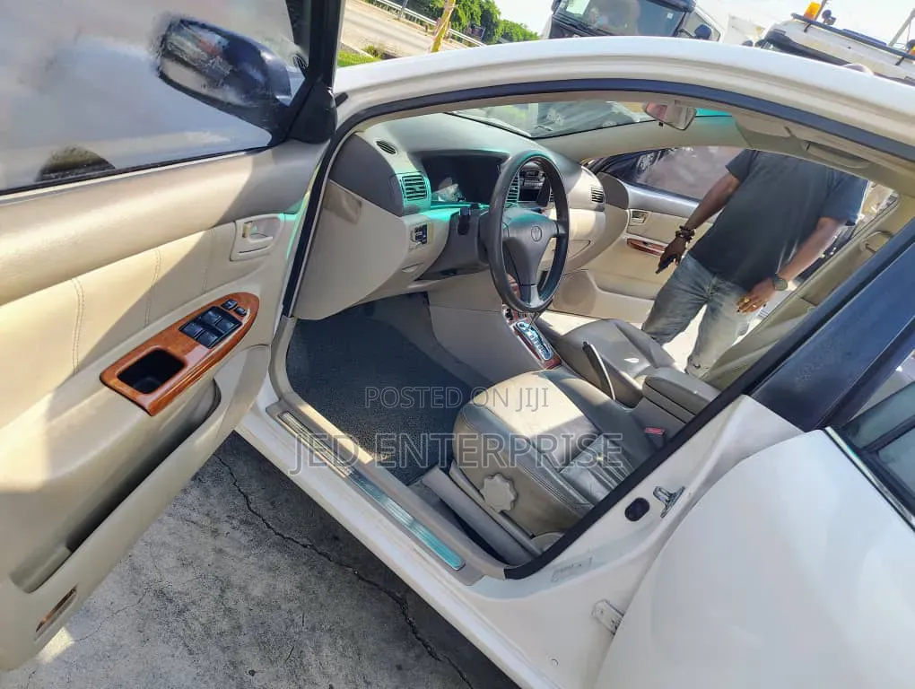 Toyota Corolla 2008 White