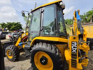 JCB 3dx Plus – Heavy-Duty Backhoe Loader With Boom Extension