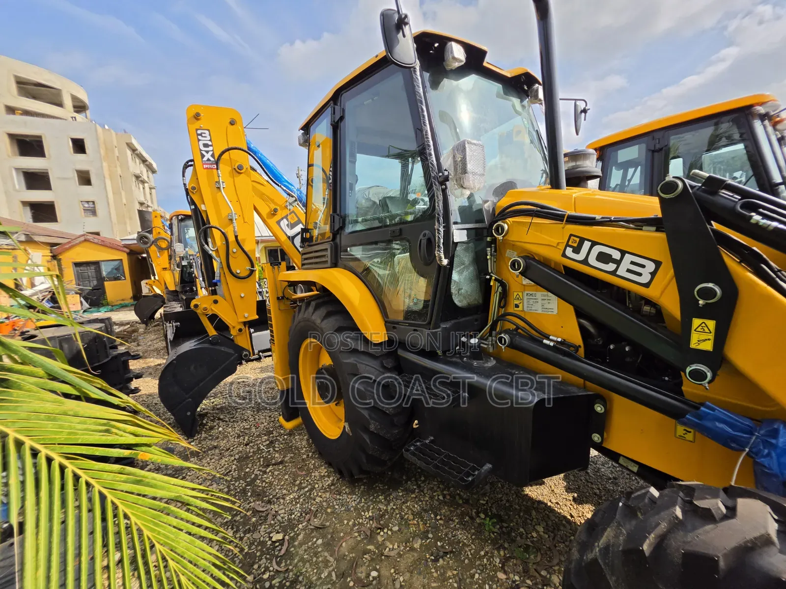 JCB 3dx Plus – Heavy-Duty Backhoe Loader With Boom Extension