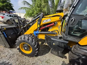 JCB 3dx Plus – Heavy-Duty Backhoe Loader With Boom Extension