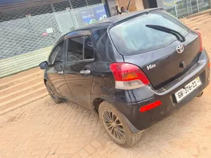 Toyota Vitz 2010 Black