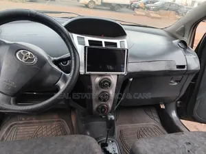 Toyota Vitz 2010 Black