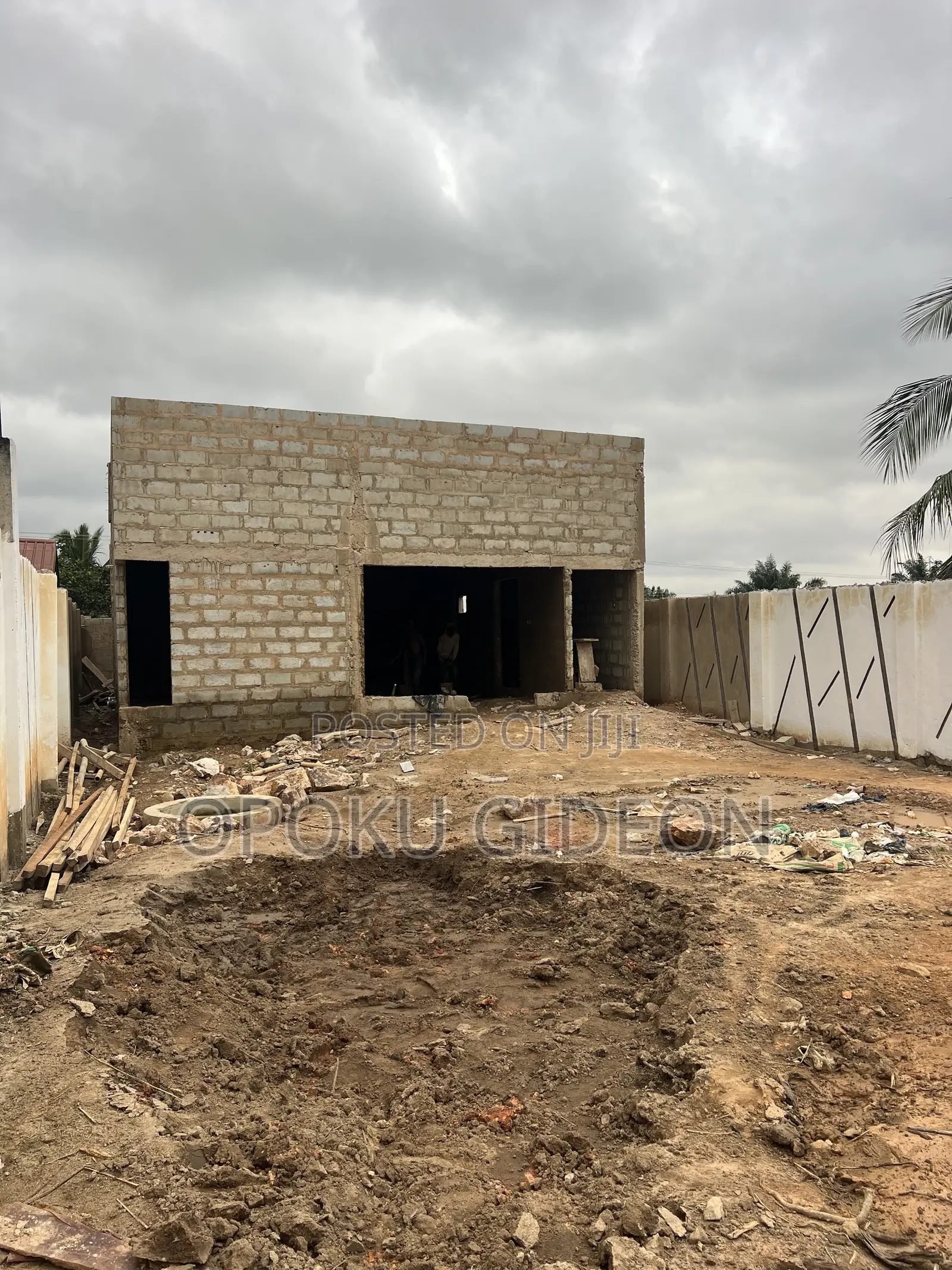 2bdrm House in Mayera, Pokuase for sale