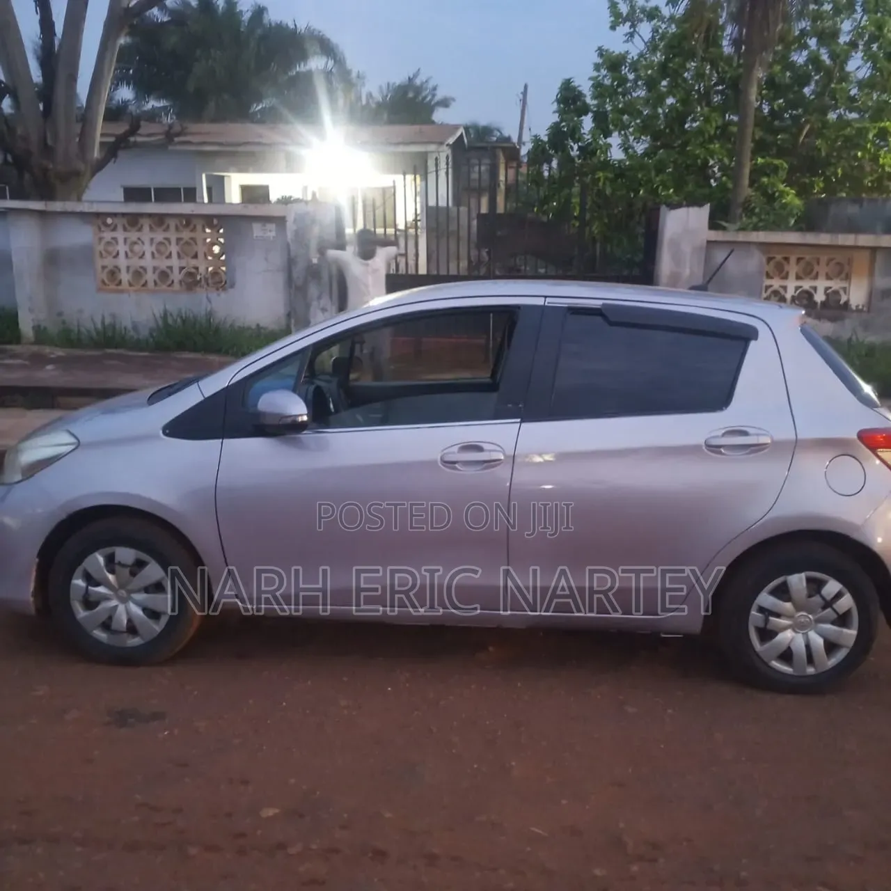 Toyota Vitz 2012 Silver
