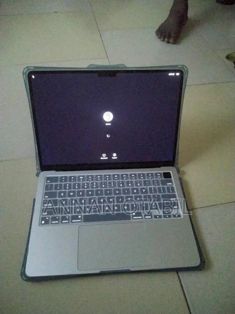 Laptop Apple MacBook Air 2023 M2 16GB Apple M2 SSD 512GB