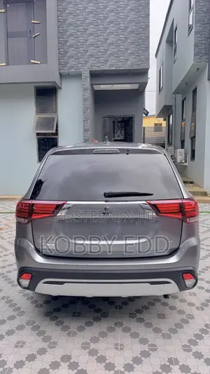 Mitsubishi Outlander 2020 Beige