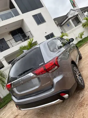 Mitsubishi Outlander SE FWD 2018 Silver