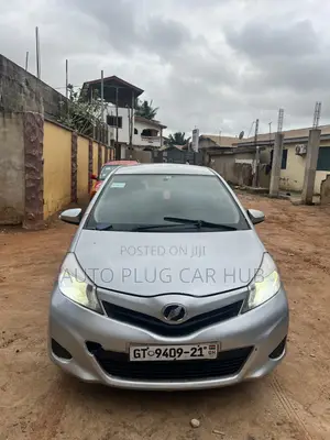 Toyota Vitz 2012 Gray