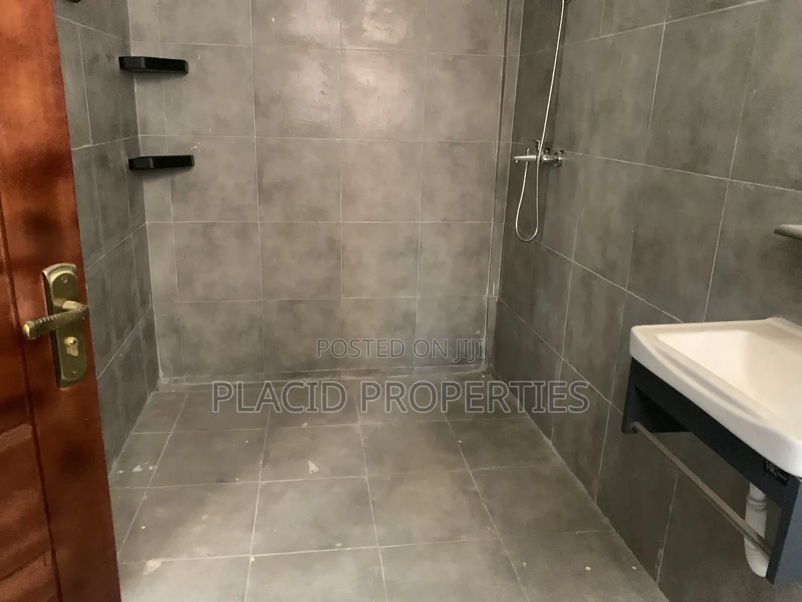 1bdrm Apartment in Atomic Down ,, Haatso for rent