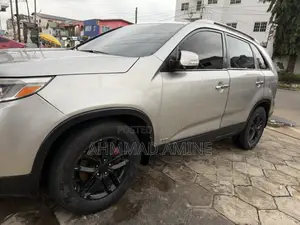 Kia Sorento LX 4dr SUV AWD (2.4L 4cyl 6A) 2014 Silver