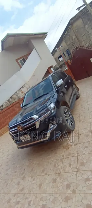 Toyota Land Cruiser 2012 Black