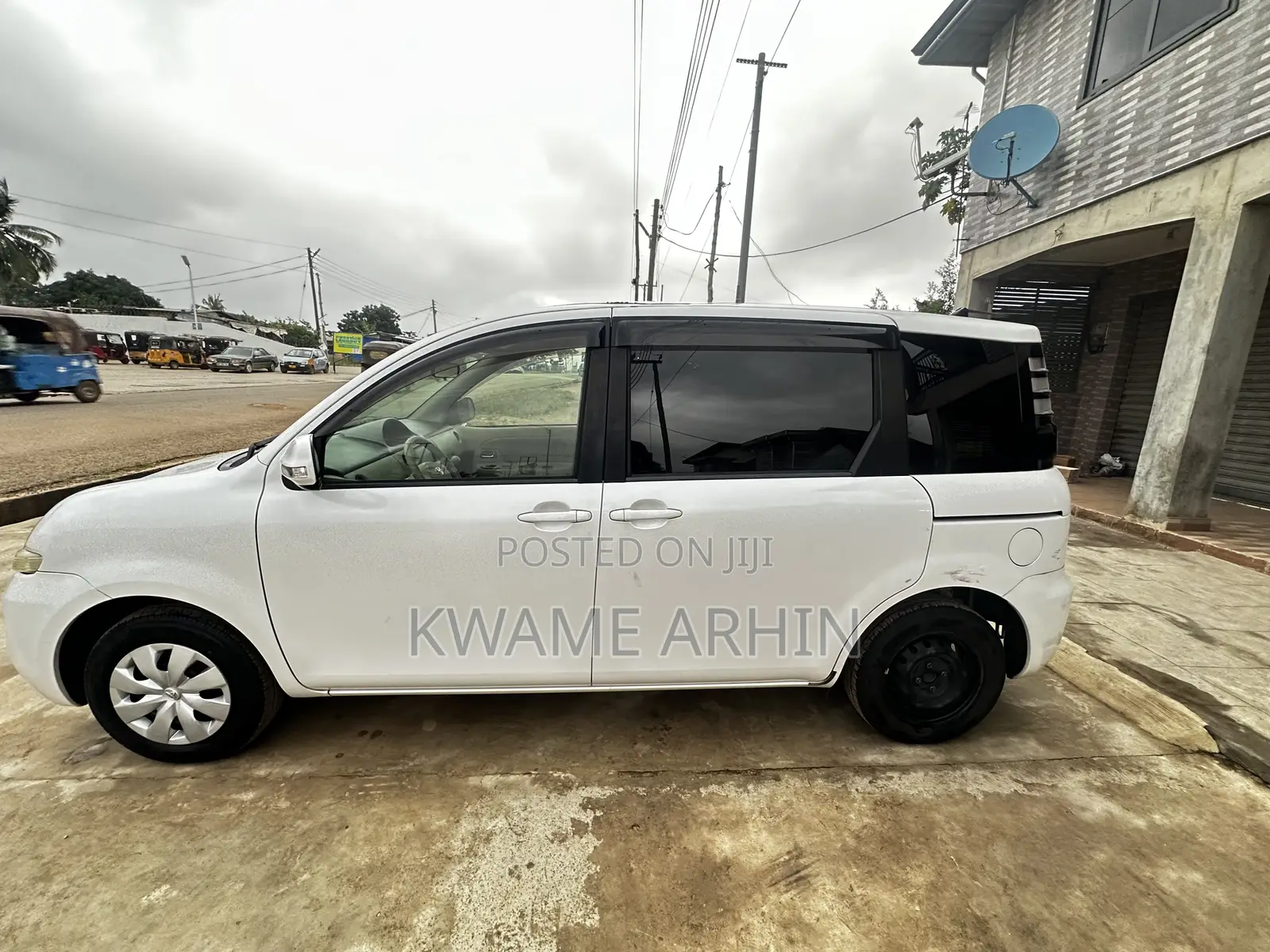 Toyota Sienta 1.5 FWD 2009 White