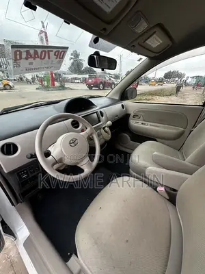 Toyota Sienta 1.5 FWD 2009 White