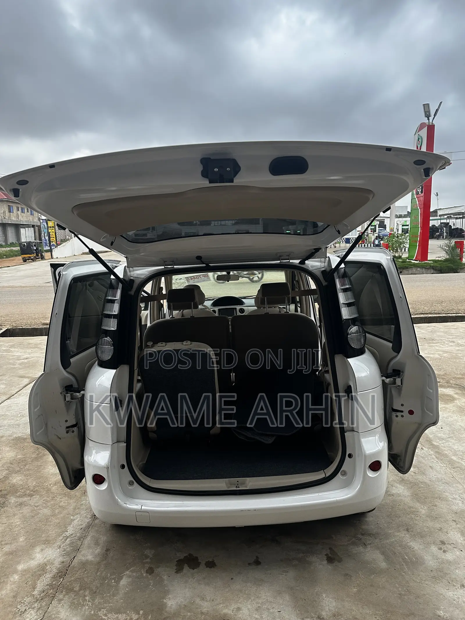 Toyota Sienta 1.5 FWD 2009 White