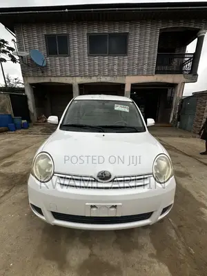 Toyota Sienta 1.5 FWD 2009 White