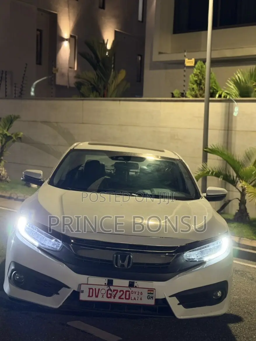 Honda Civic Touring 4dr Sedan (1.5L 4cyl) 2017 White