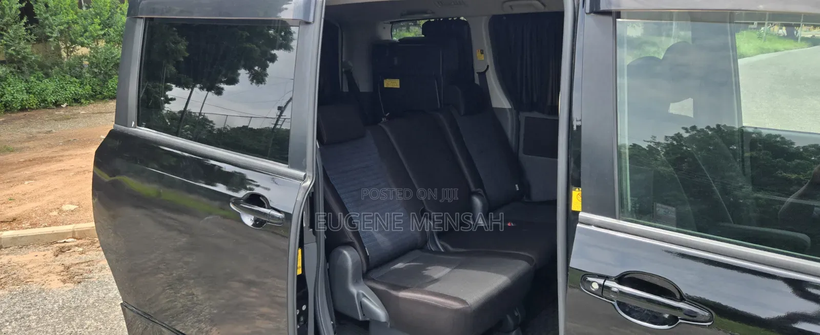 Toyota Voxy V 4WD 7-Seater 2010 Black