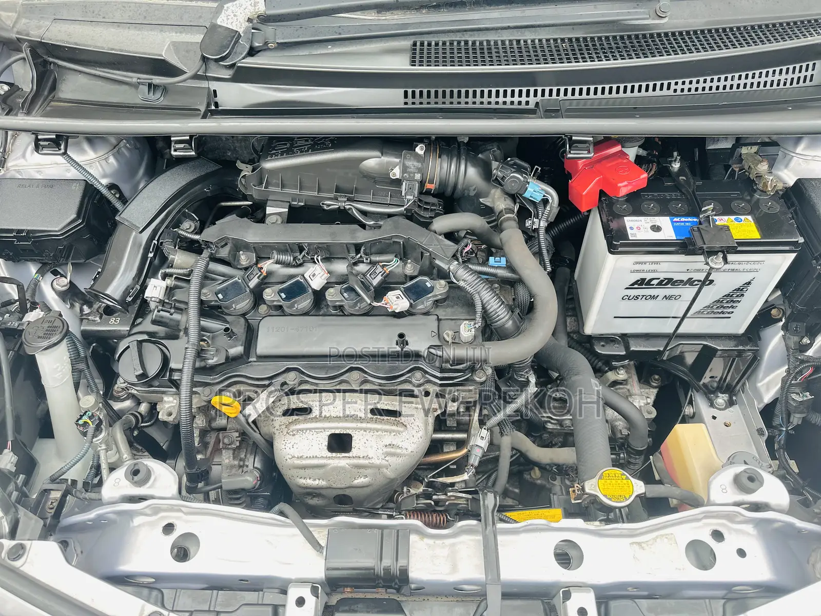 Toyota Vitz 1.3 FWD 5dr 2013 Silver