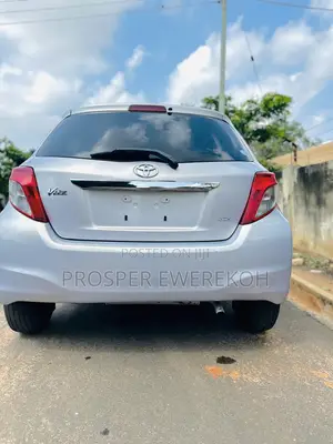 Toyota Vitz 1.3 FWD 5dr 2013 Silver