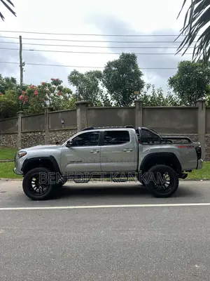 Toyota Tacoma 2018 Gray