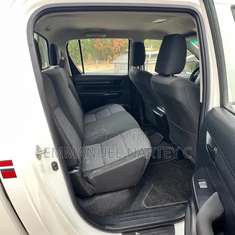 Toyota Hilux 2020 White