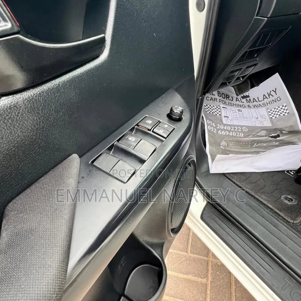 Toyota Hilux 2020 White