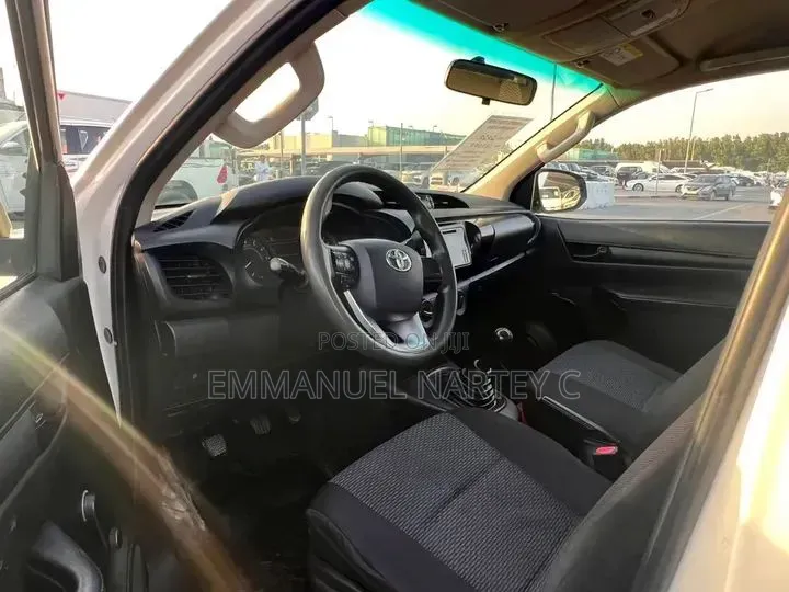 Toyota Hilux 2020 White