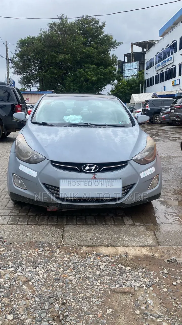 Hyundai Elantra 2012 Gray